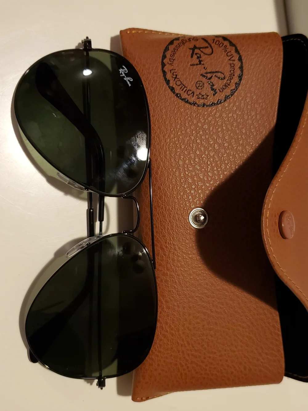 Ray-Ban Men’s Classic Aviator Sunglasses with Brown Case